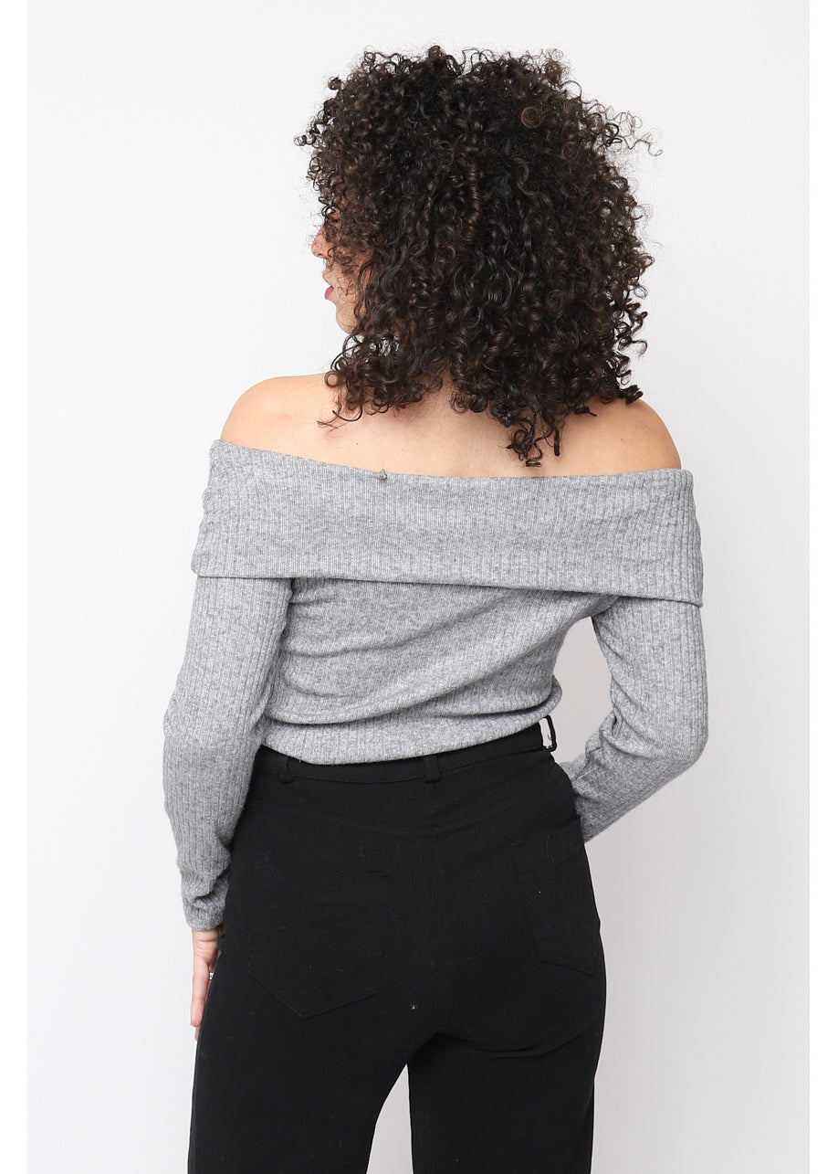 Camiseta de cuello de barco gris