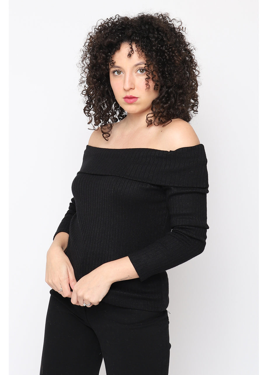 Camiseta de cuello de barco negra