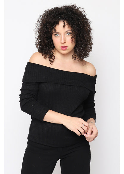 Camiseta de cuello de barco negra