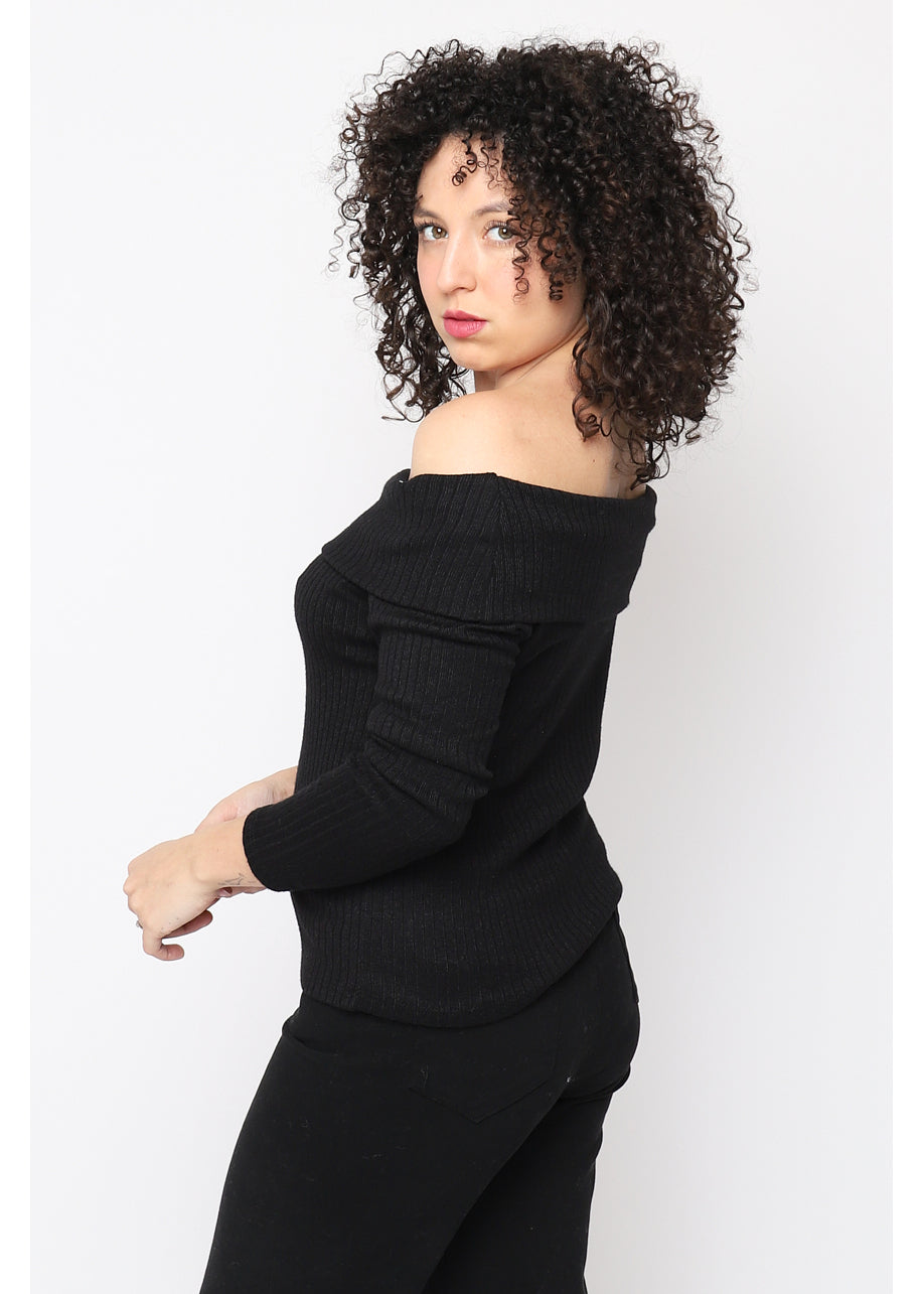 Camiseta de cuello de barco negra